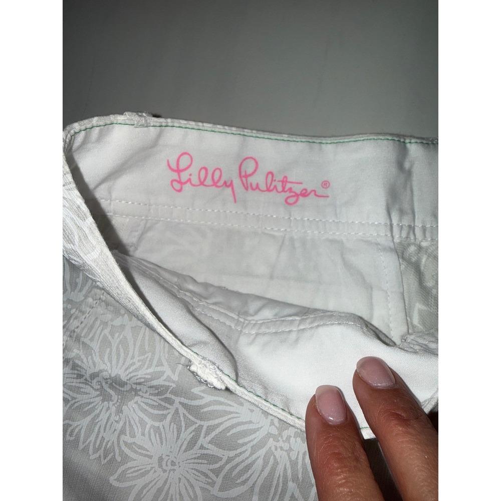 Lilly Pulitzer The Walsh Short Women 00 White Grey Sunflower Floral Excellent - Picture 2 of 9
